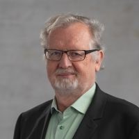 prof. dr hab. Jarosław Reguła